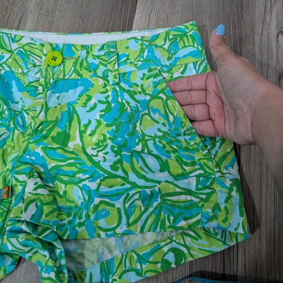 Lilly Pulitzer Size 0, The Walsh Short, Citrus Green Parrot, Bright Summer - Picture 3 of 8